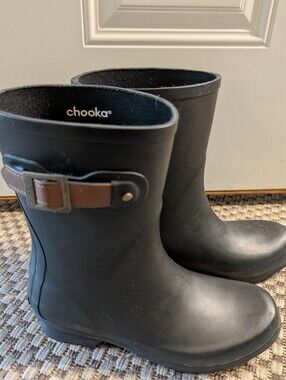 chooka Downtown Mid Black Waterproof Rain Boots size 6 Brown Buckle Fall